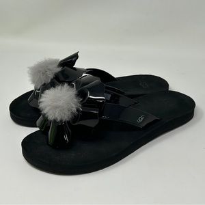Ugg Poppy Sheepskin Pom Poms Slip On Black & Gray Flip Flops Sz 7 s/n 1090489